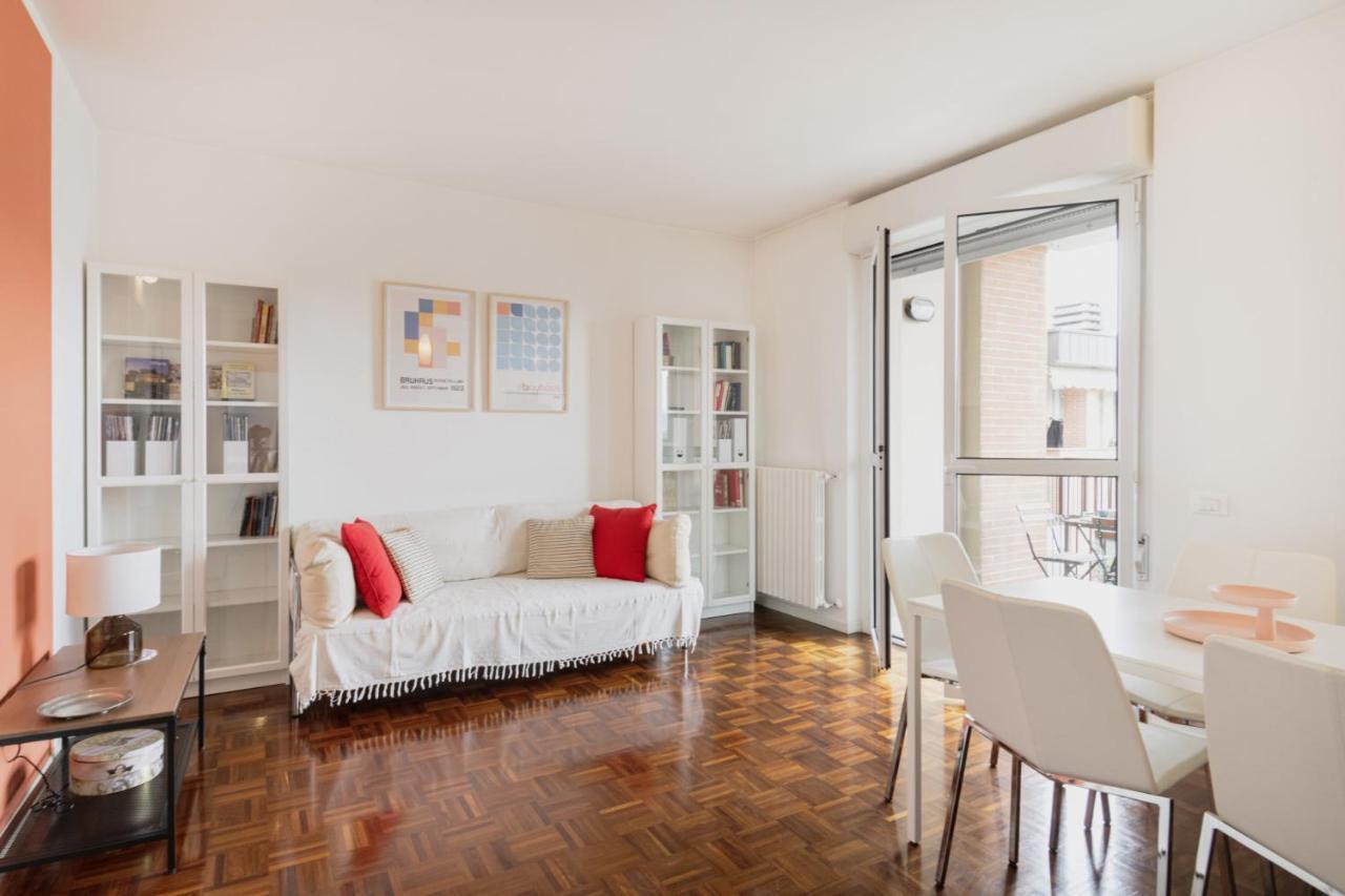 Easylife - Accogliente Dimora Con Balcone Apartamento Milão Exterior foto