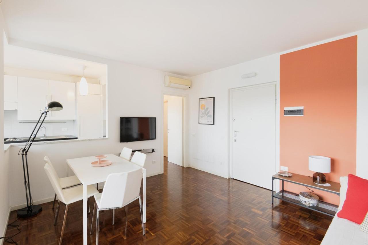 Easylife - Accogliente Dimora Con Balcone Apartamento Milão Exterior foto